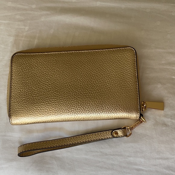 Michael Kors metallic wristlet - Picture 3 of 10